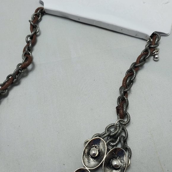 Target necklace with 3 row lily pond accent on sides with 3 chain row on fronts - Picture 3 of 6